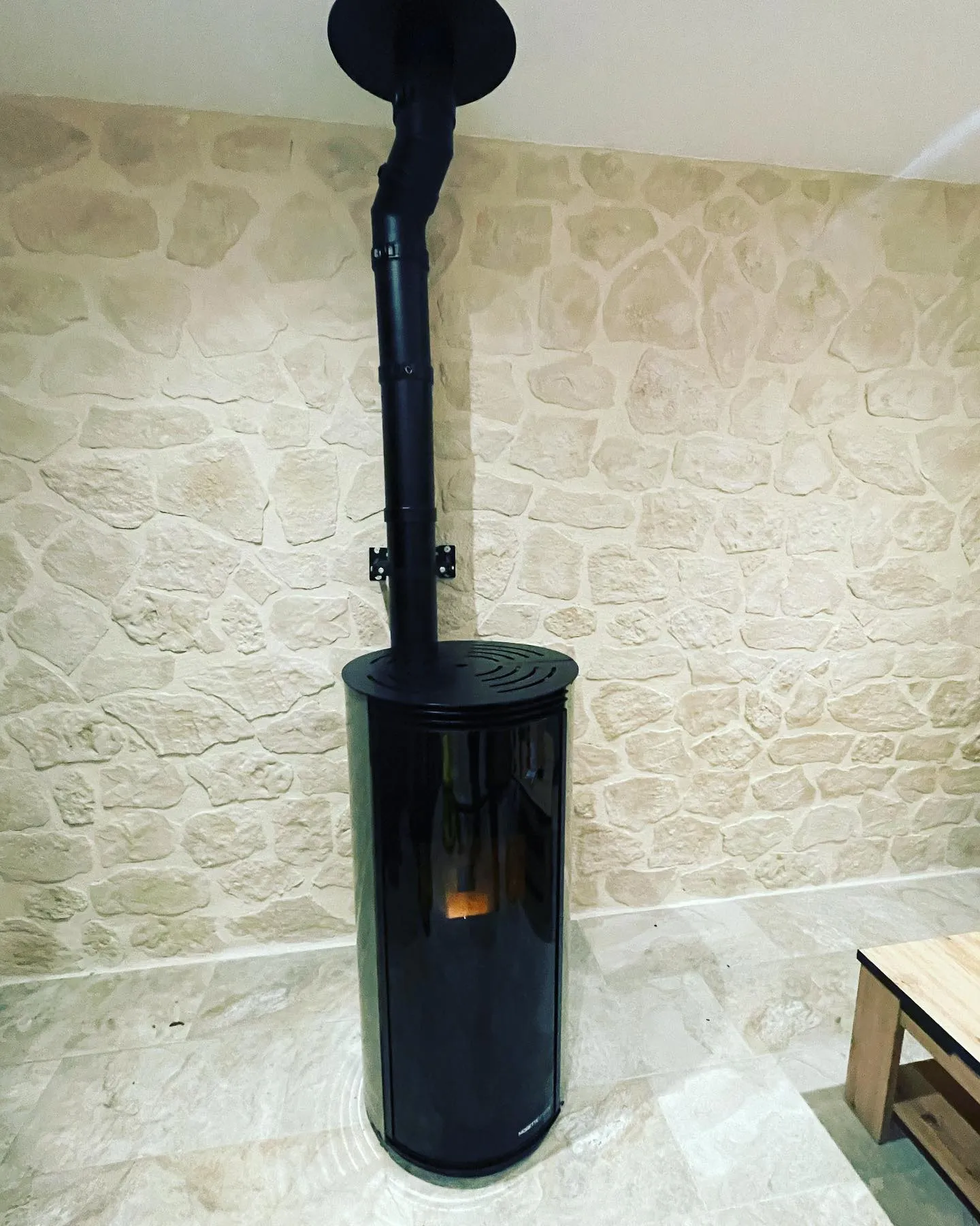 Installation d'un poêle à granulé